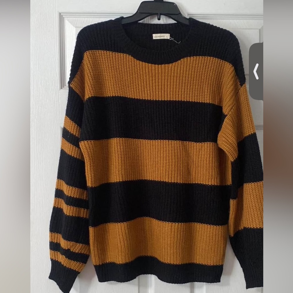 Elegant Black and Tan Striped Crew Neck Sweater